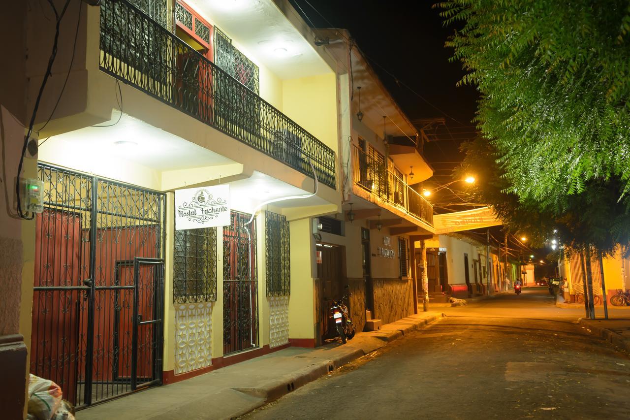 Hostal Fachente León Exterior foto